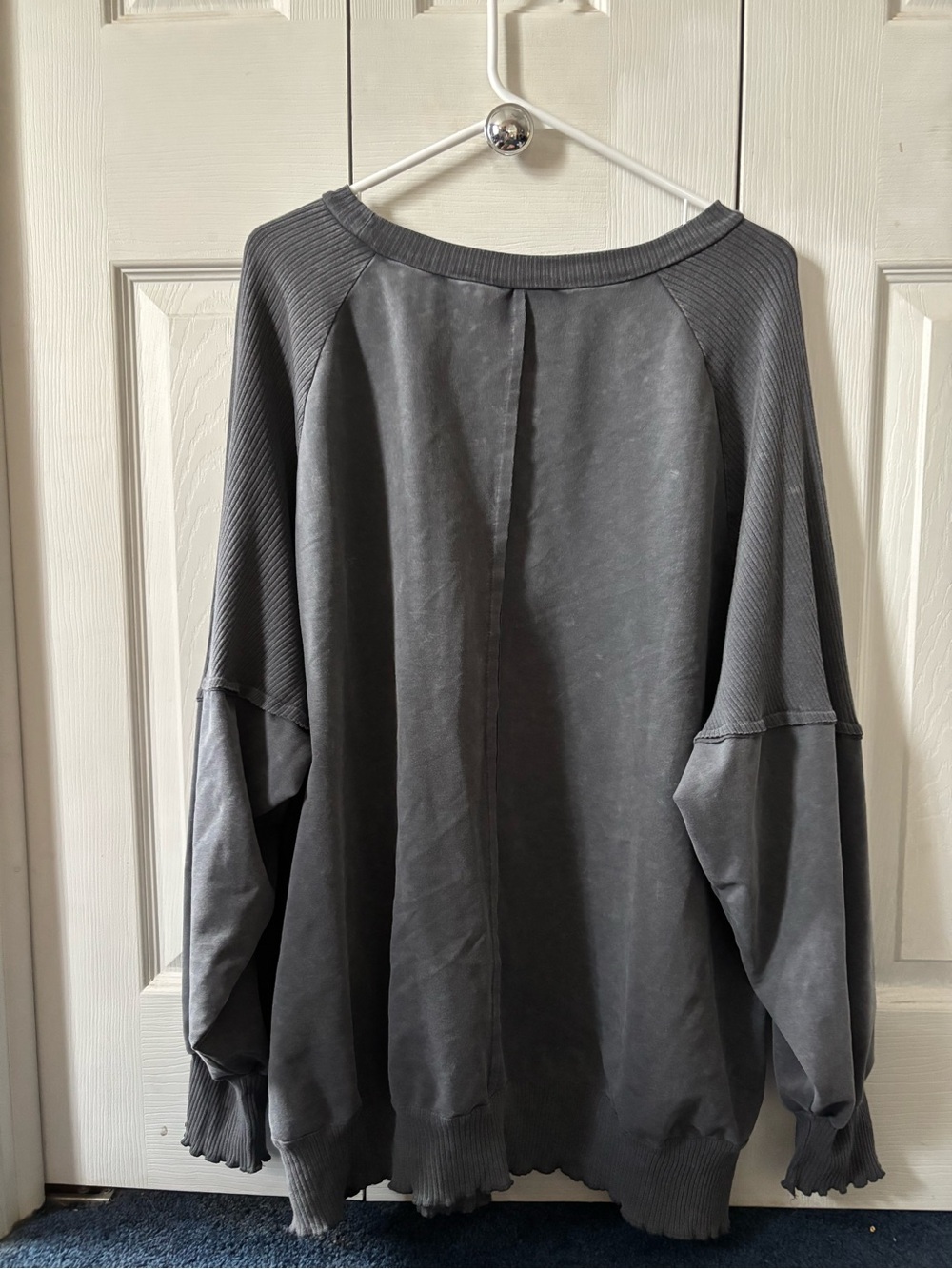 Oversized light long sleeve